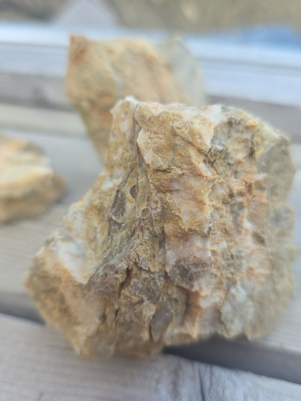 Beige Quartz Decorative Accent Rock for Home Design